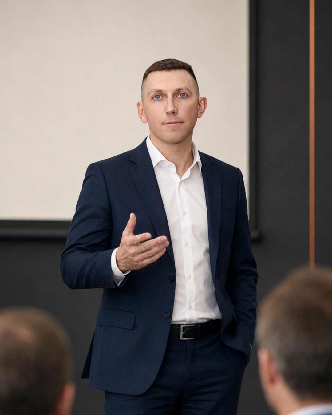 Николай Ветров выступает перед деловой аудиторией